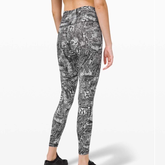 Lululemon Wunder Train High-Rise Tight 25"
Tear It Up Alpine White Black size 0 - Picture 2 of 13